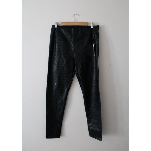 7 For All Mankind High Rise Croc Embossed Faux Leather Leggings Black Size Large - Picture 2 of 5